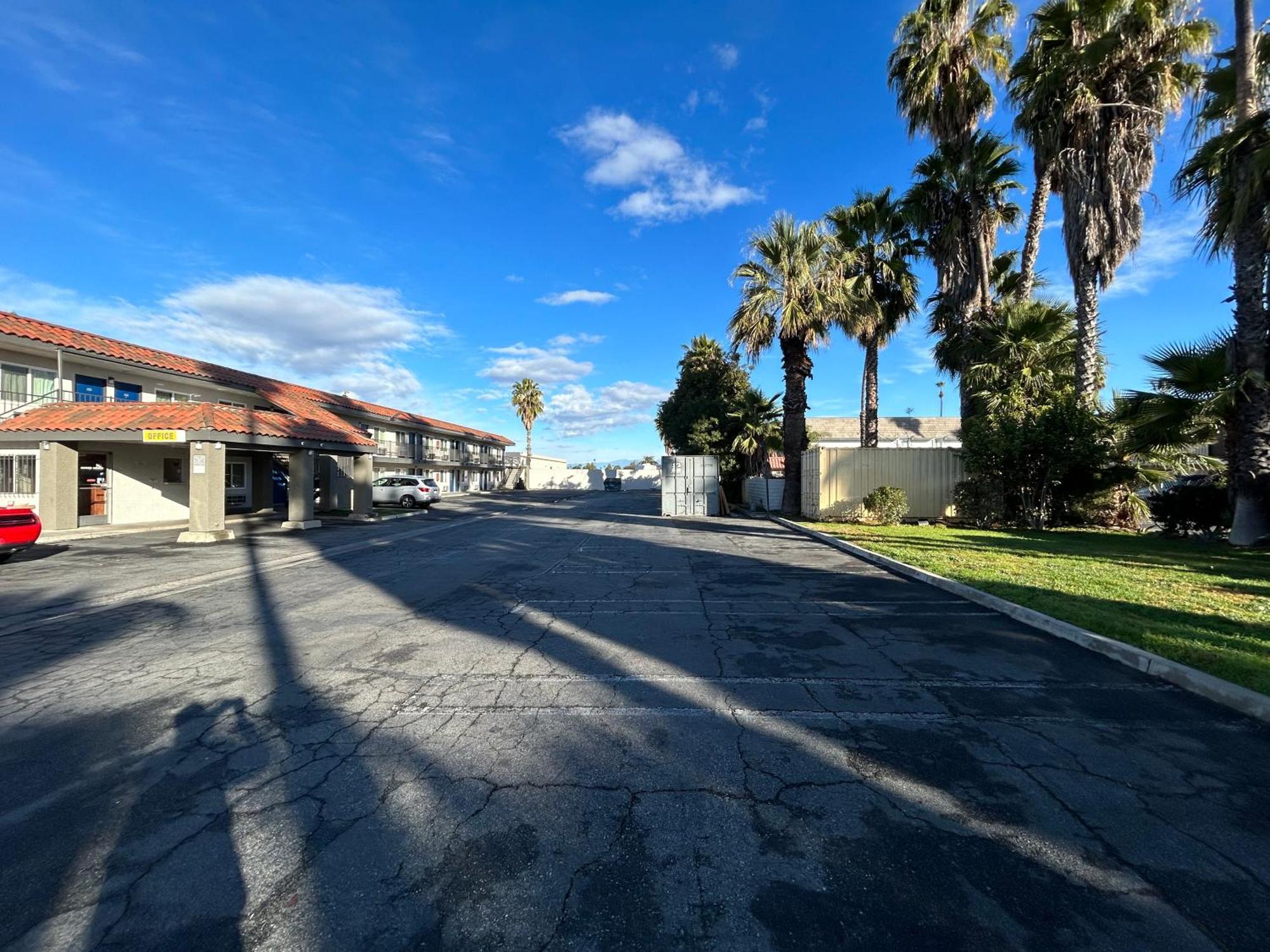Hotel 6 Hemet, Ca