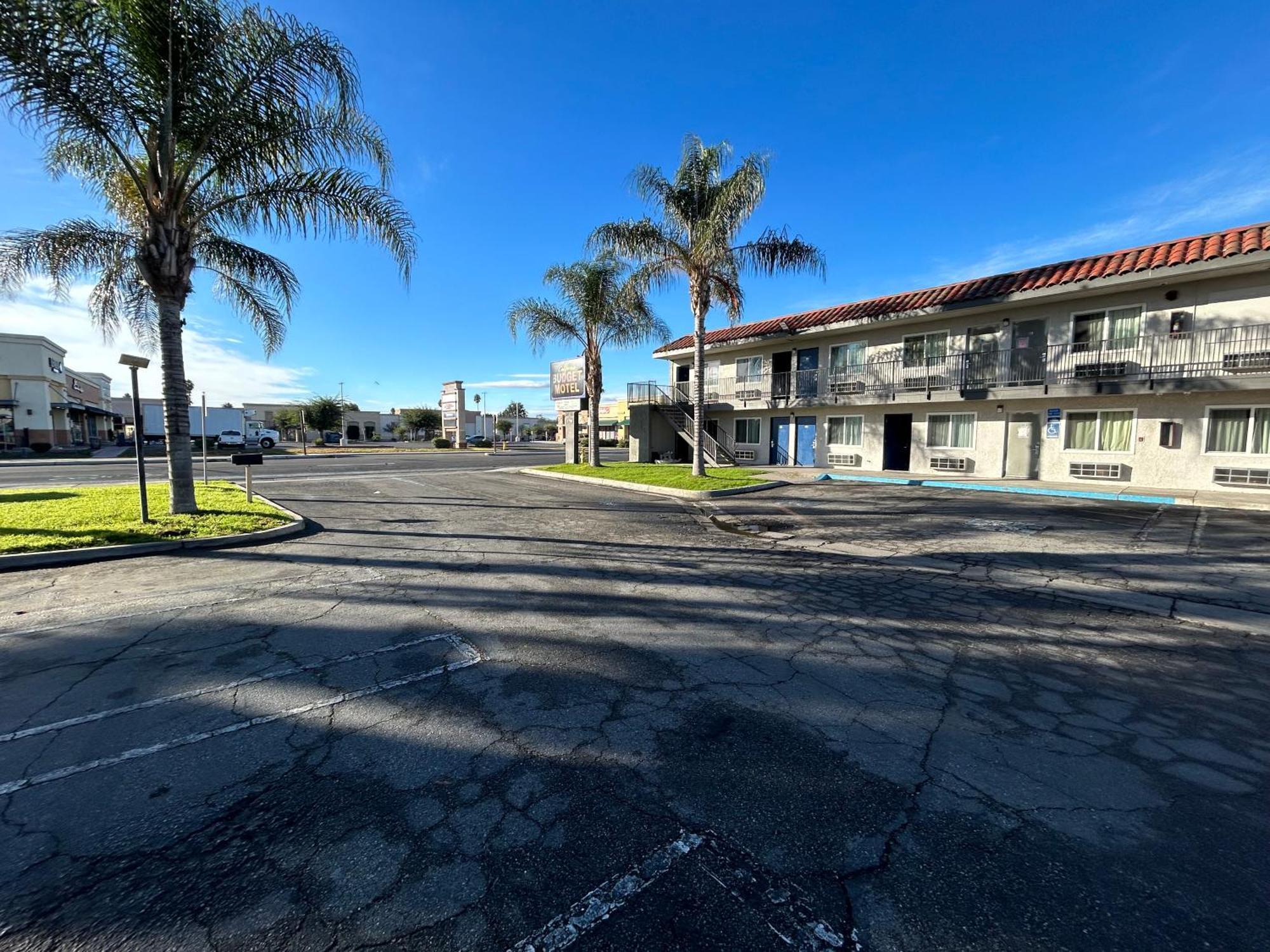 6 Hemet, Ca 2* Hemet