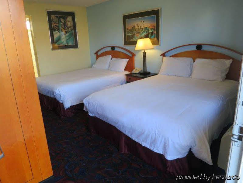 6 Hemet, Ca Hotel