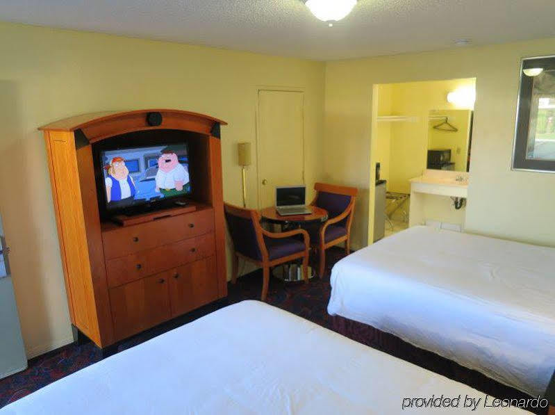 6 Hemet, Ca