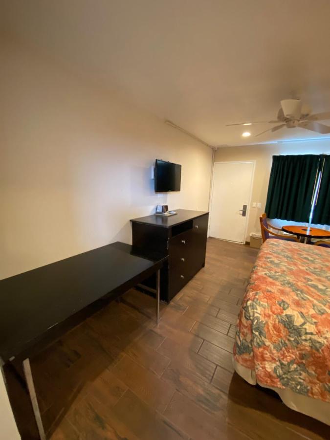 6 Hemet, Ca Hemet