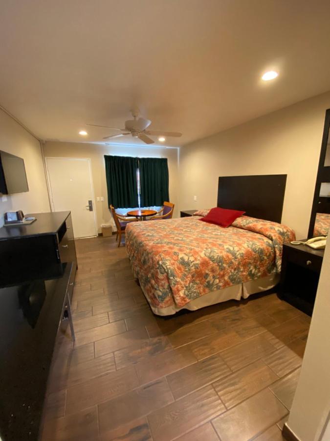 6 Hemet, Ca Hemet