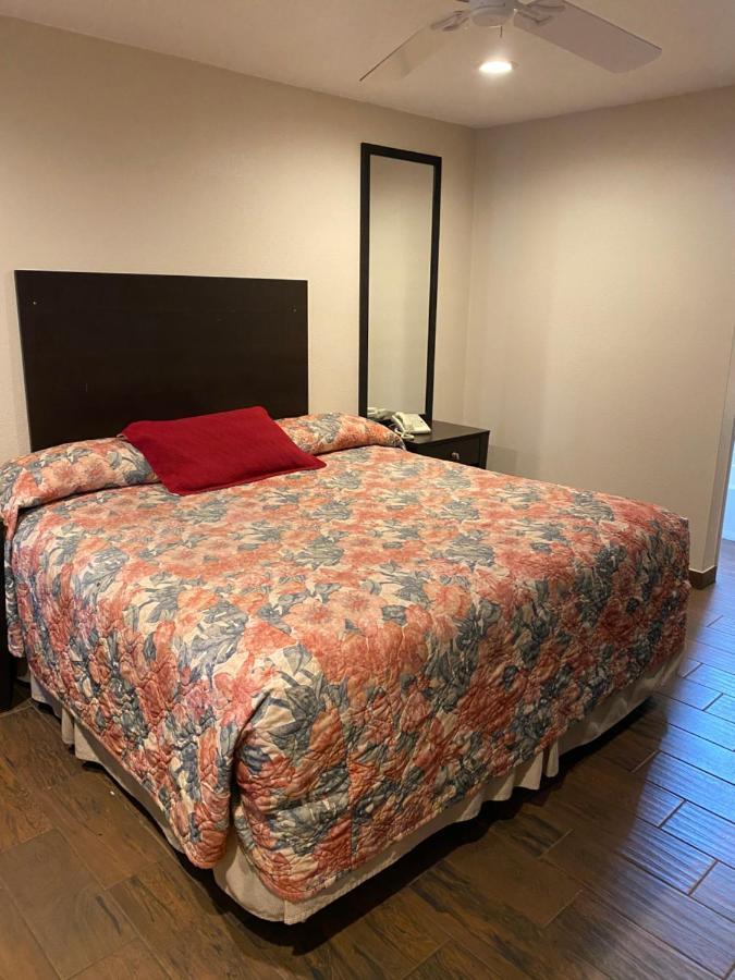 Hotel 6 Hemet, Ca 2*