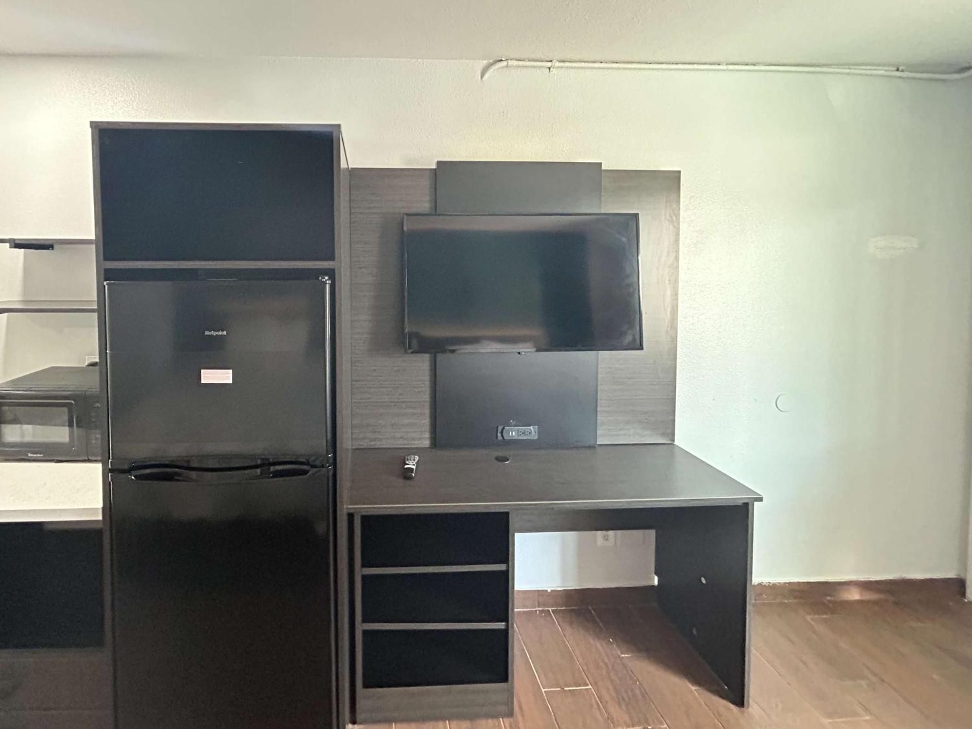 6 Hemet, Ca