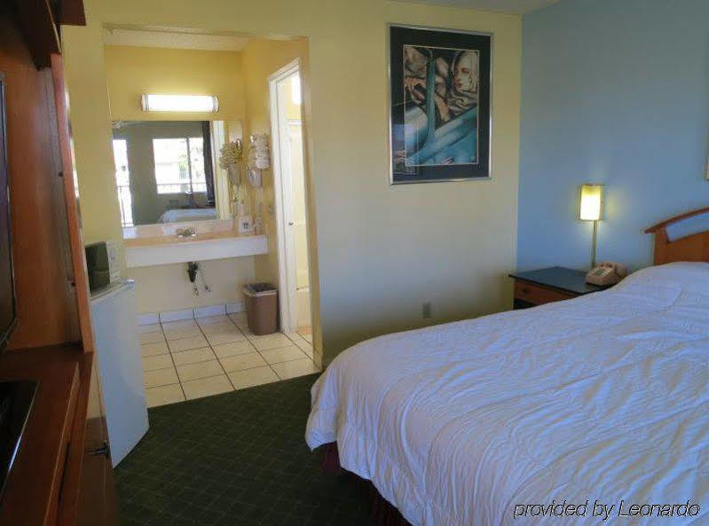 6 Hemet, Ca Hemet