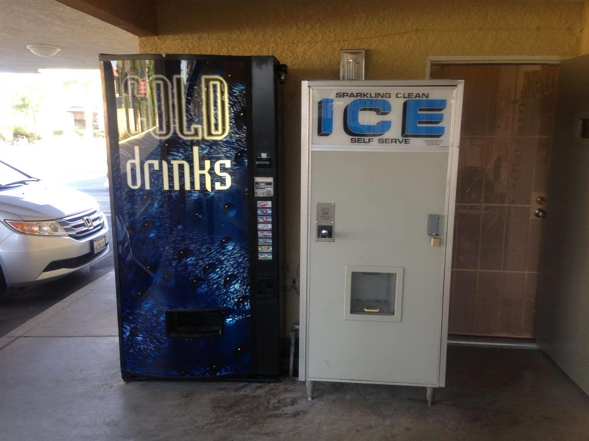 6 Hemet, Ca Hotel 2*