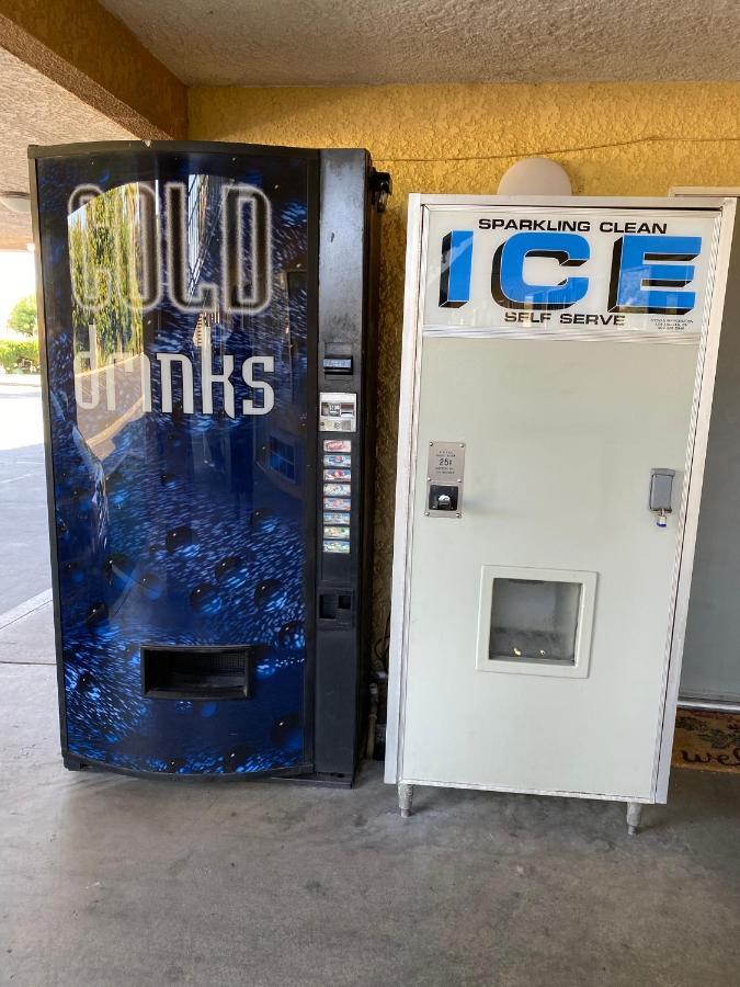6 Hemet, Ca 2*