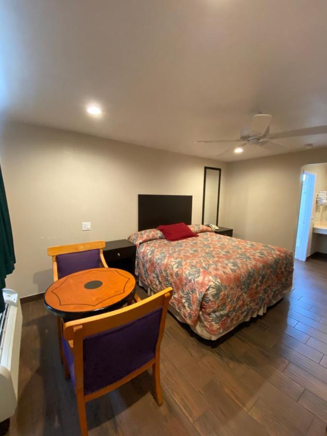 6 Hemet, Ca 2*