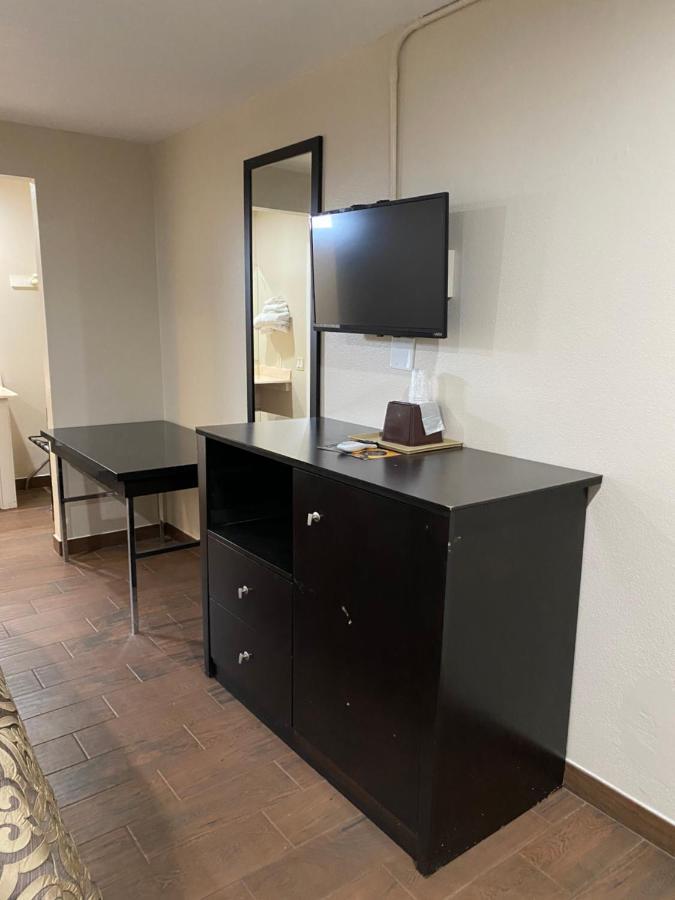6 Hemet, Ca 2*
